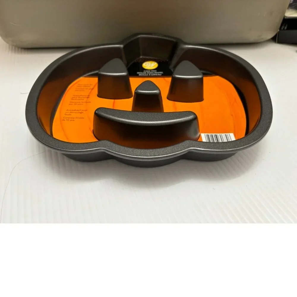 Pumpkin Shaped Cake Pan Non-Stick Steel Wilton 11
